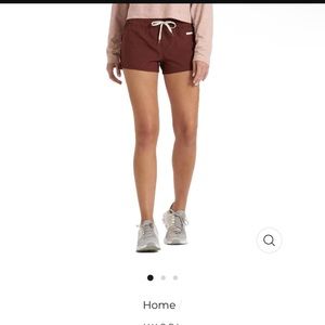 NWT Vuori Clementine womens midrise 2.25” lined running shorts Large 10-12